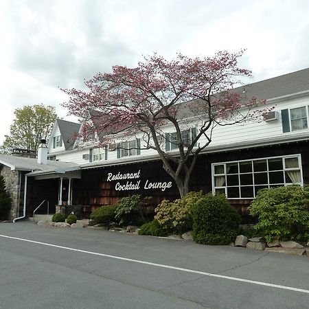 Crescent Lodge & Country Inn (Adults Only) Cresco Exterior foto